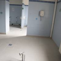 Changement du sol des sanitaires du 2e étage à l'école Kergomard