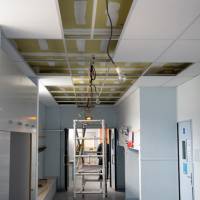 Remplacement du plafond et de l'isolation du couloir du 1er étage - école Charlemagne