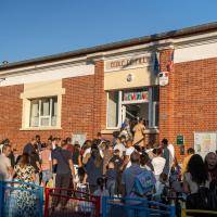 Rentrée scolaire devant l'école Séverine