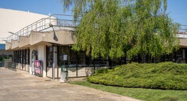 Médiathèque municipale Elsa Triolet printemps