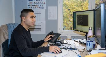 Etudiant en apprentissage au service informatique